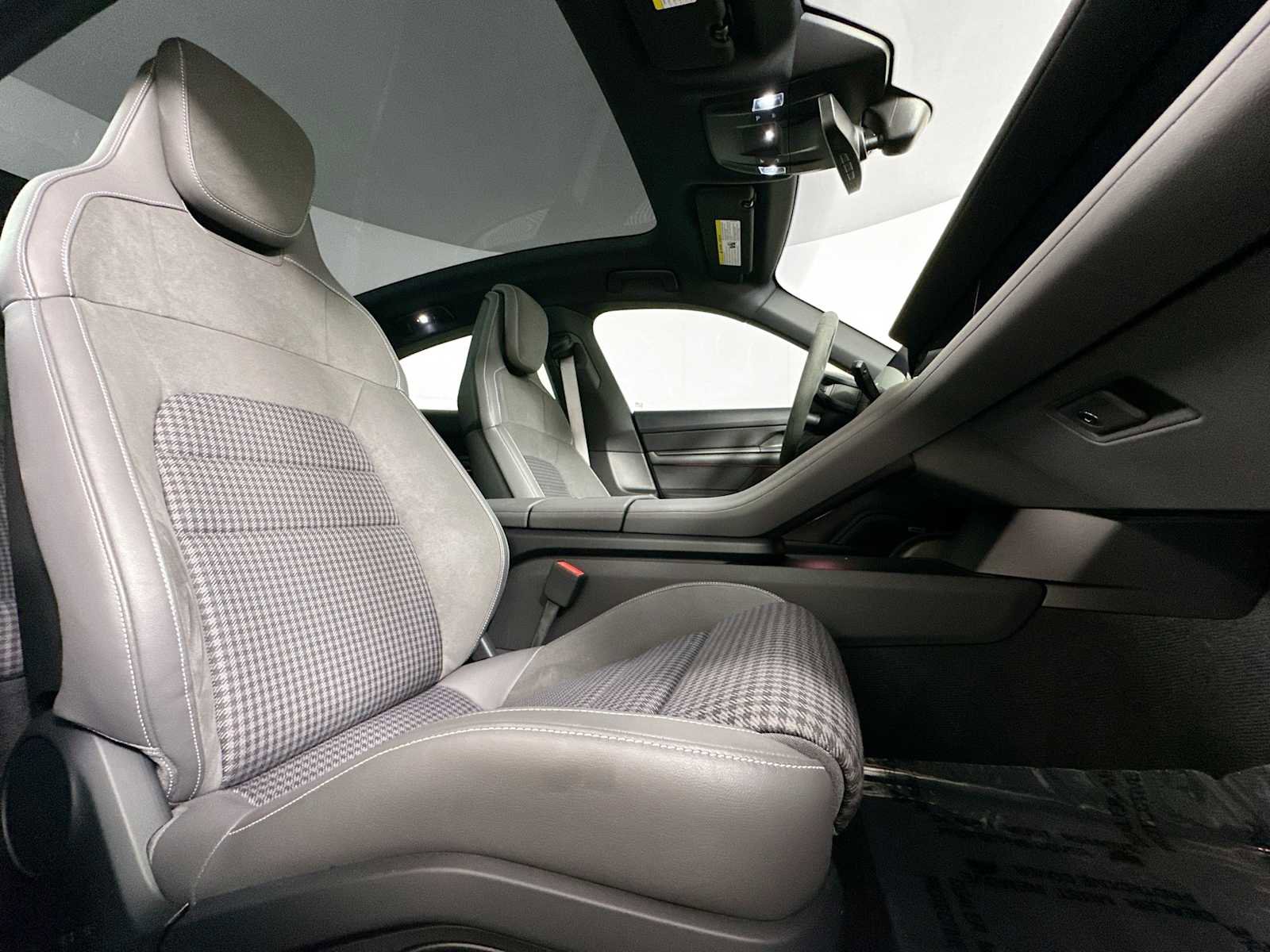 Certified 2025 Porsche Taycan image 28