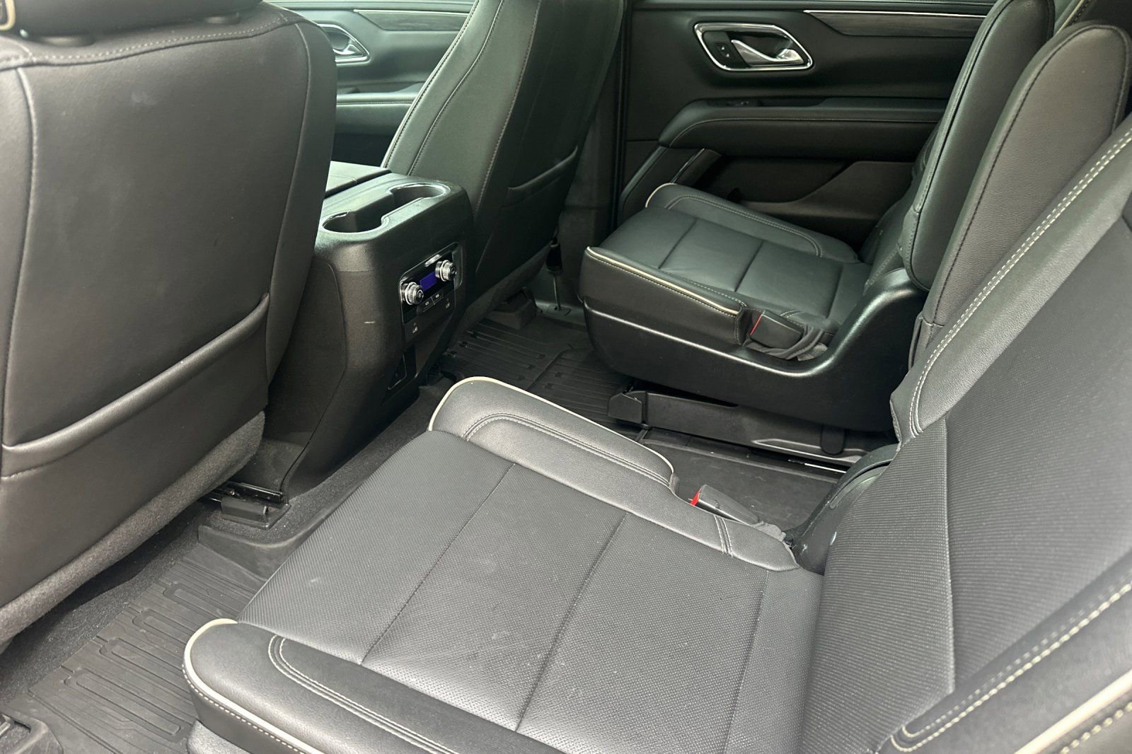Used 2023 GMC Yukon SLT image 14