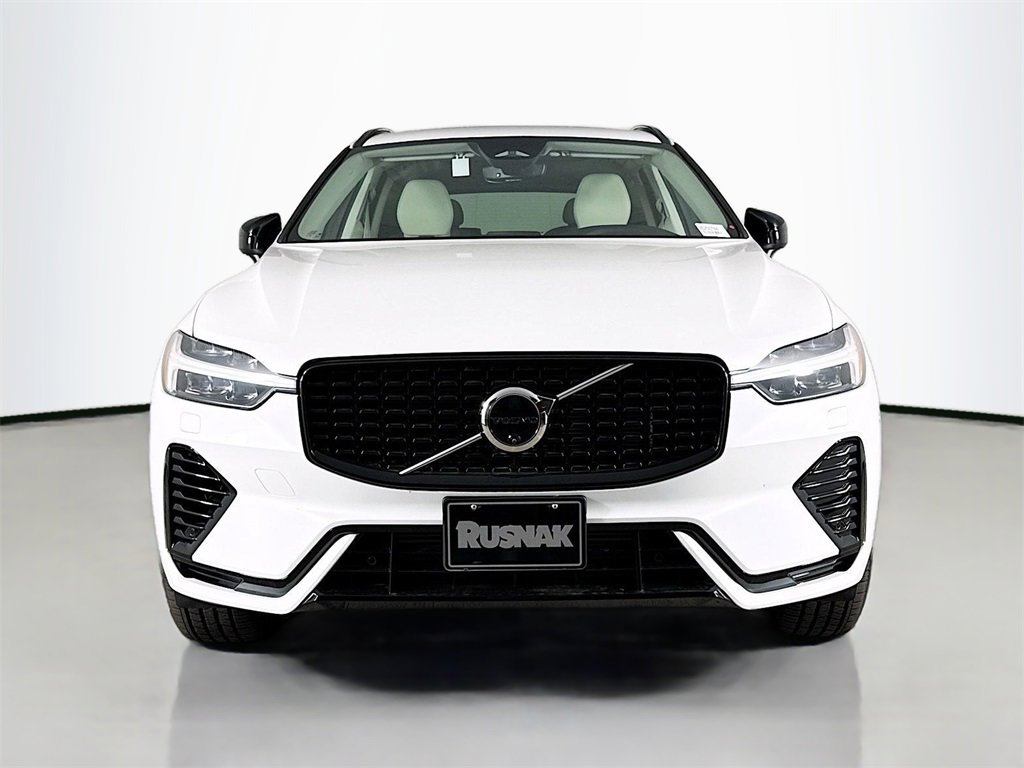 Used 2025 Volvo XC60 T8 Plus w/ Protection Package Premier image 2