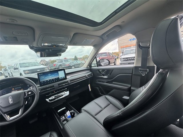 New 2026 Lincoln Corsair Premiere image 19