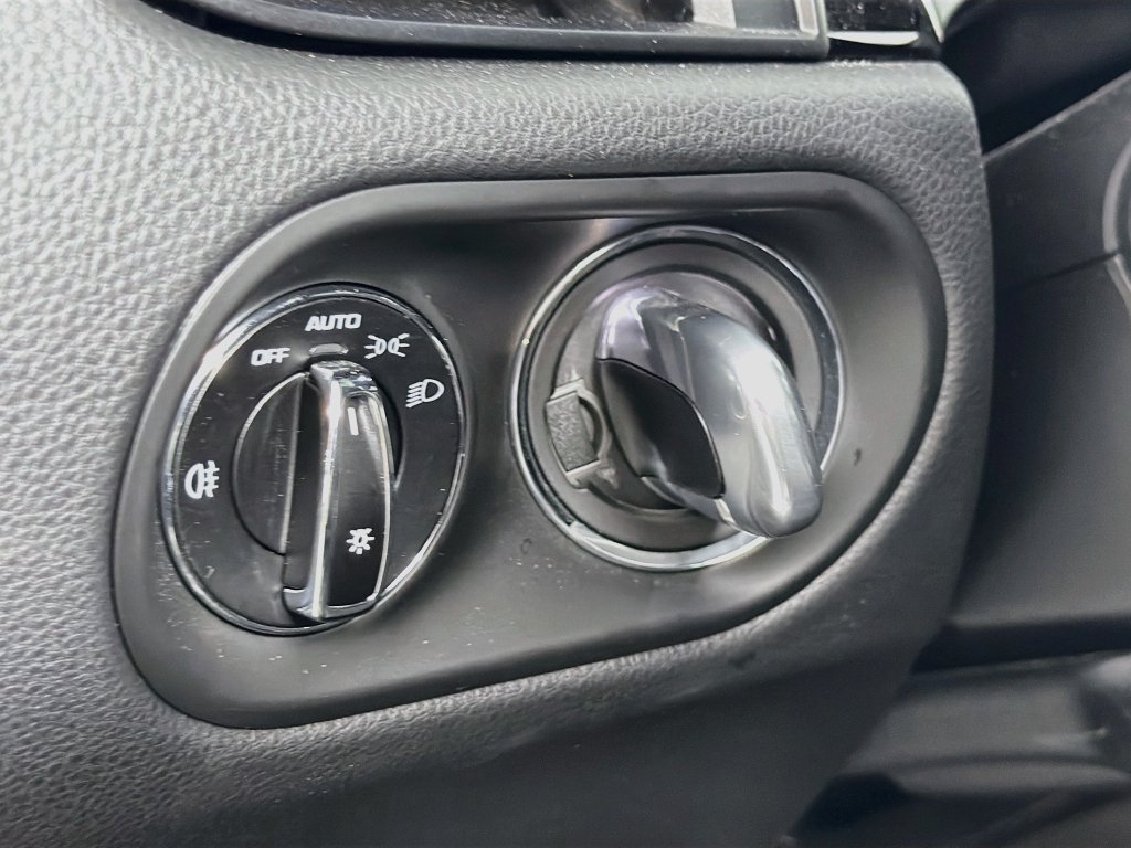 Certified 2023 Porsche Macan S AWD/4WD image 11