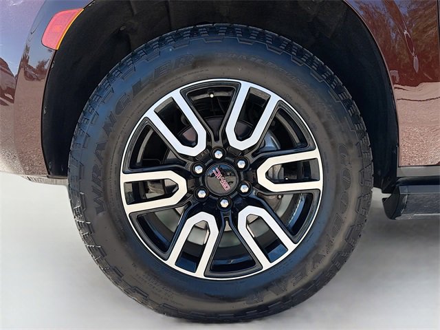 Used 2022 GMC Yukon XL AT4 image 43