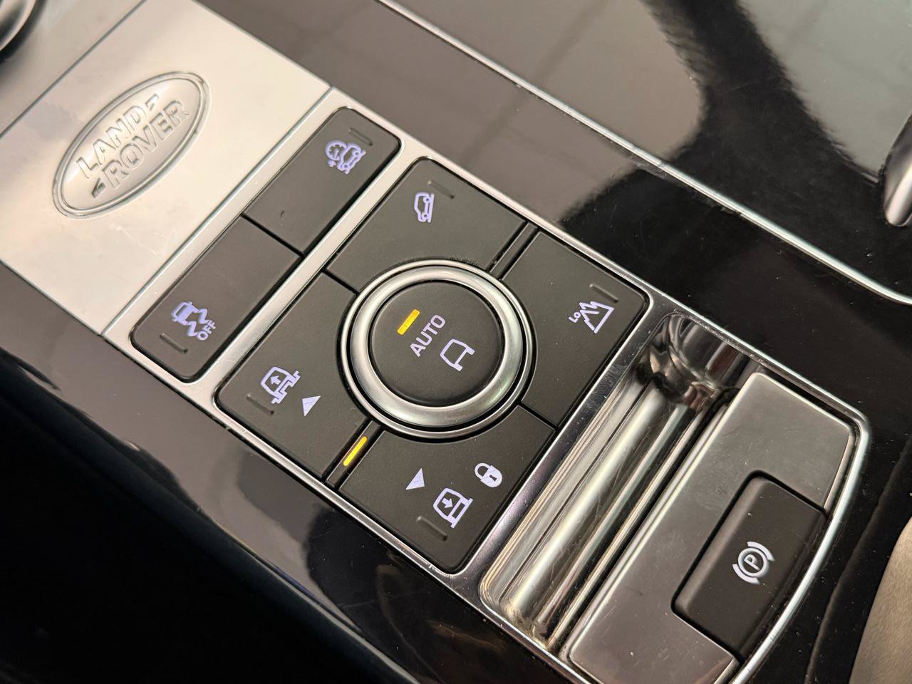 Used 2019 Land Rover Range Rover HSE AWD/4WD image 36
