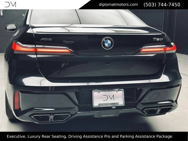Used 2023 BMW 760i xDrive w/ Executive Package AWD/4WD image 16