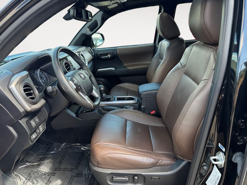 Used 2021 Toyota Tacoma Limited AWD/4WD image 6