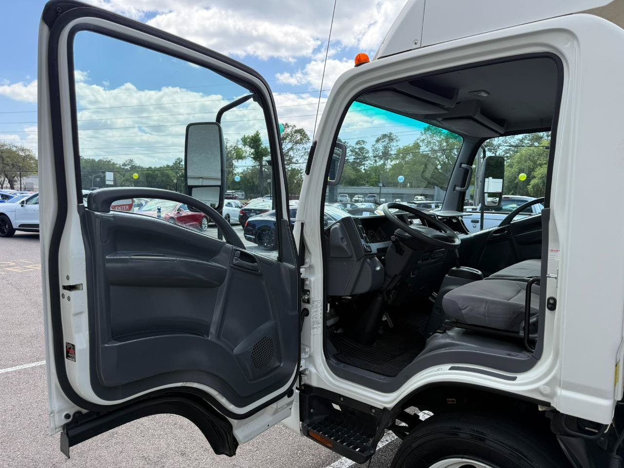 Used 2019 Isuzu NPR RWD image 20