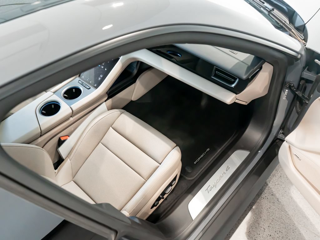 Certified 2026 Porsche Taycan AWD/4WD image 24