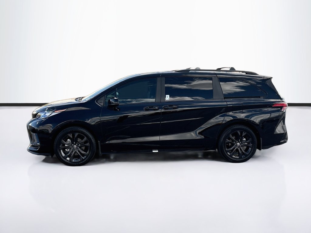 New 2026 Toyota Sienna XSE FWD image 8