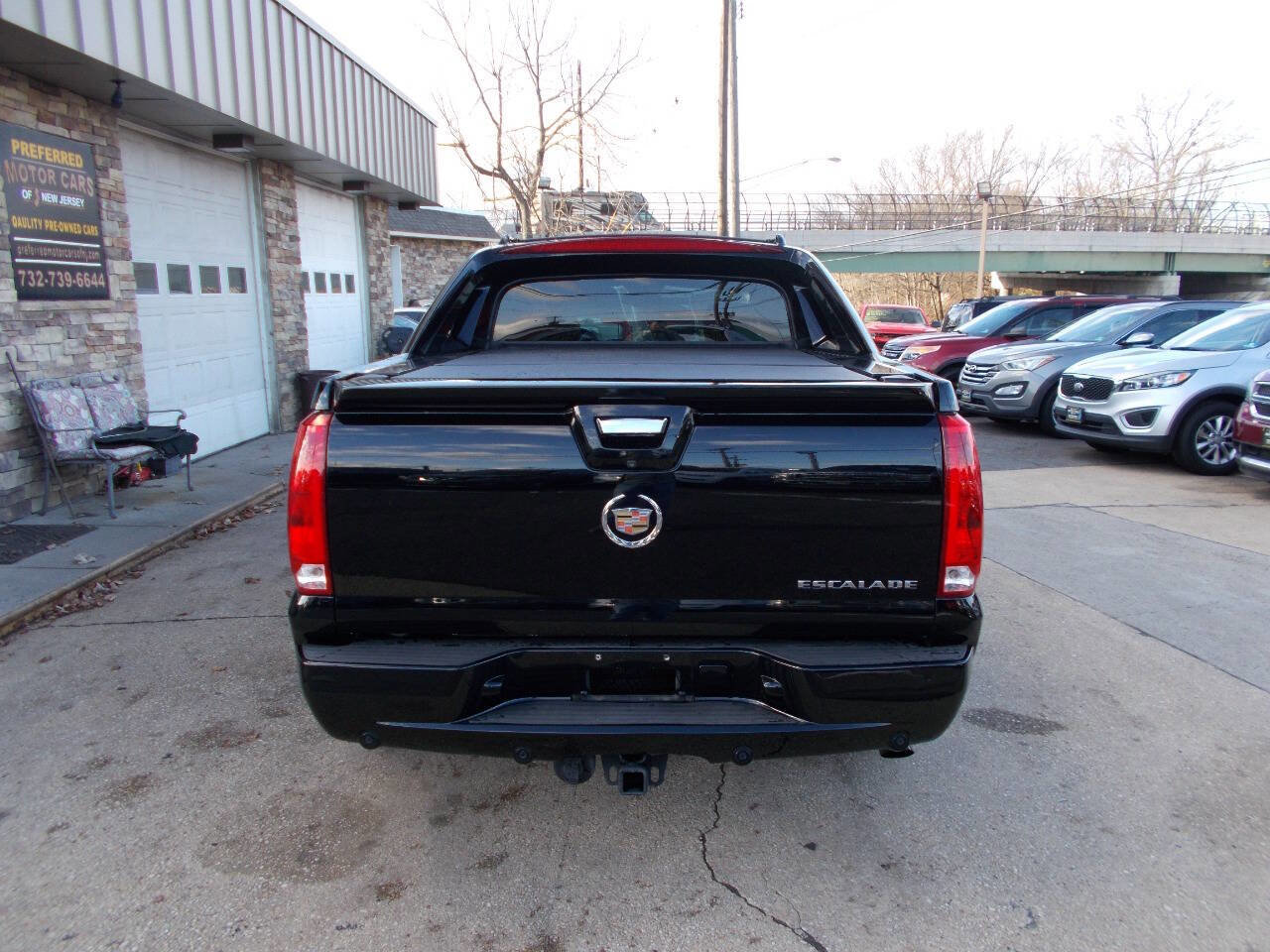 Used 2013 Cadillac Escalade EXT Luxury image 4