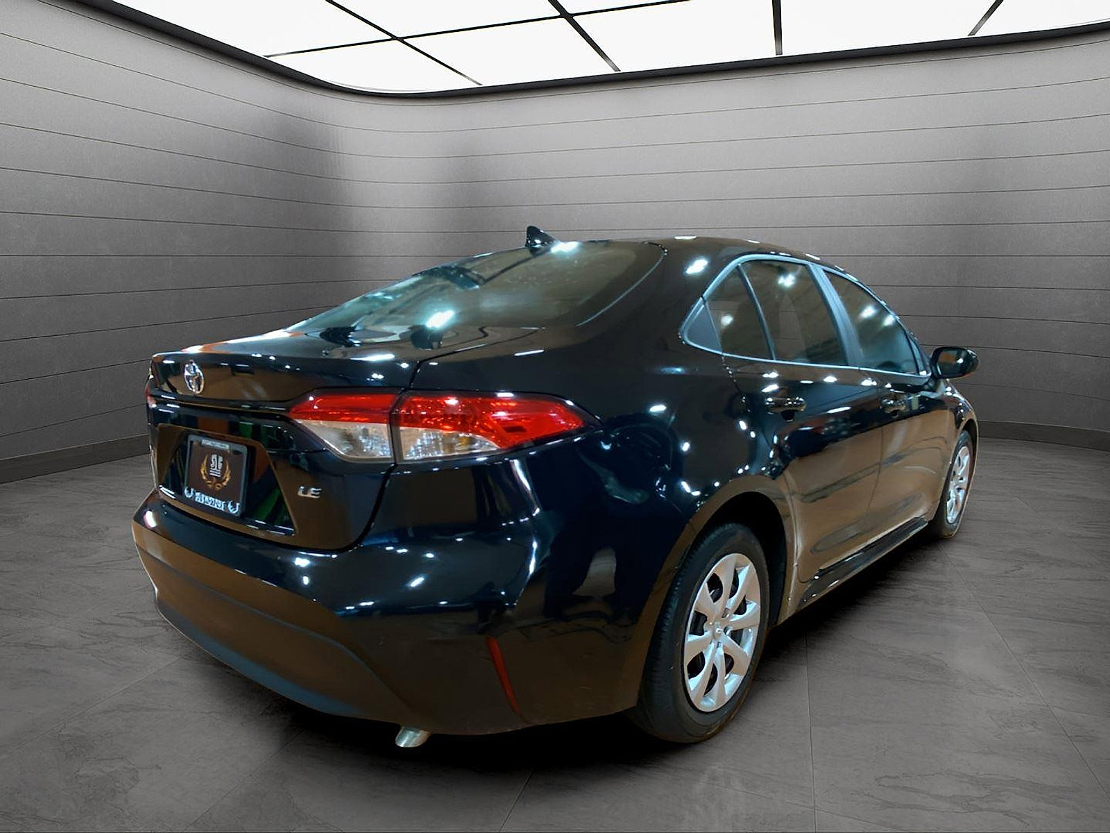 Used 2024 Toyota Corolla LE FWD image 5