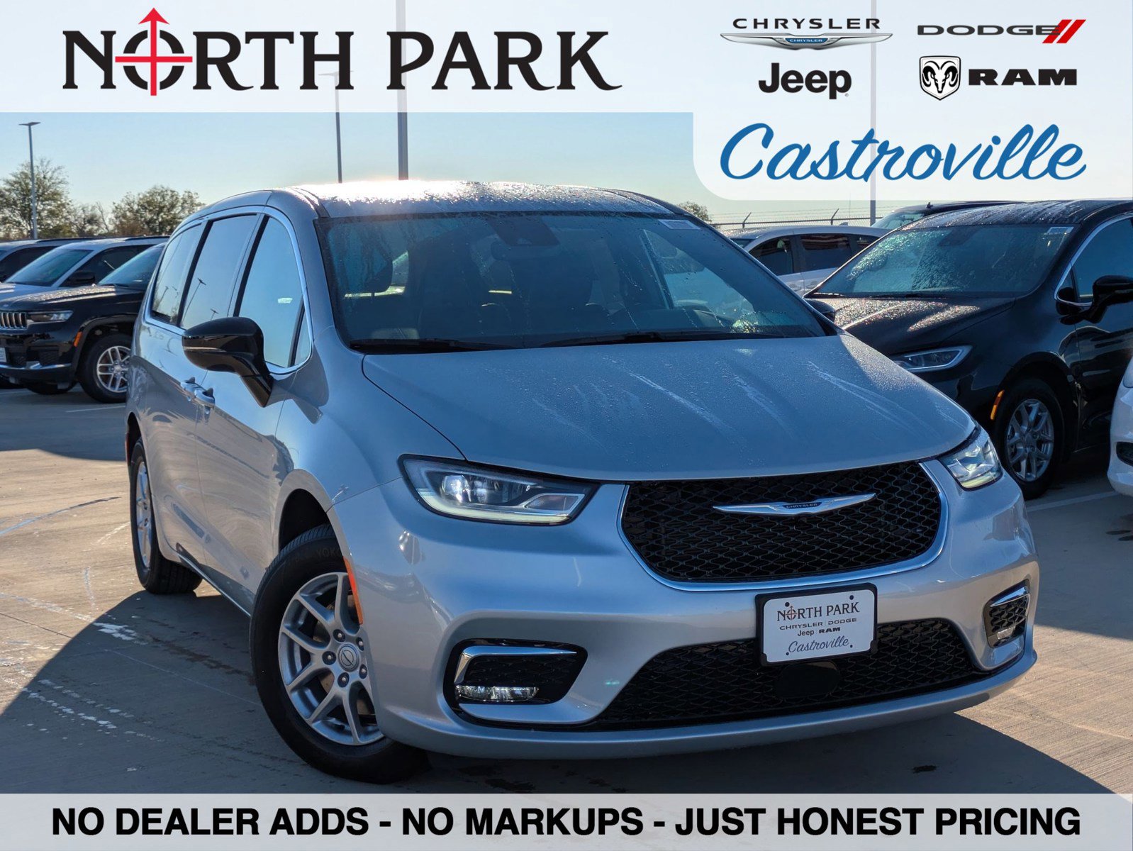 New 2026 Chrysler Pacifica Select image 1