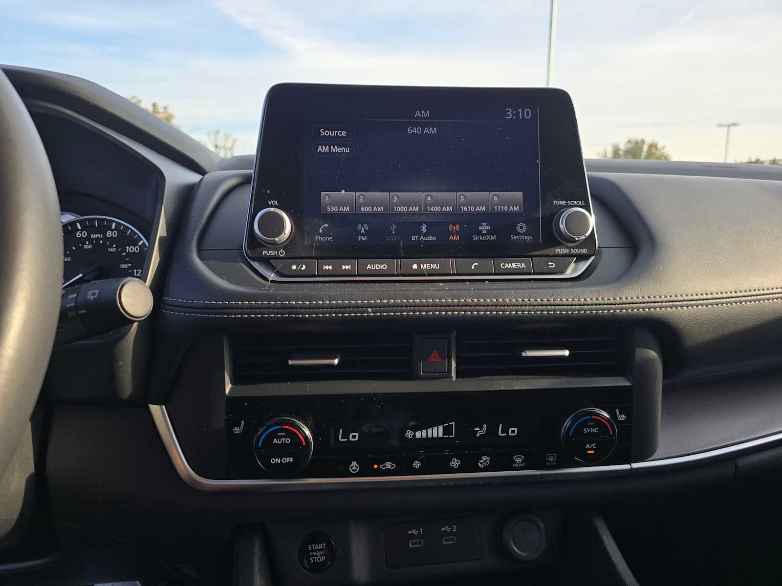 Used 2024 Nissan Rogue SV w/ SV Premium Package image 26