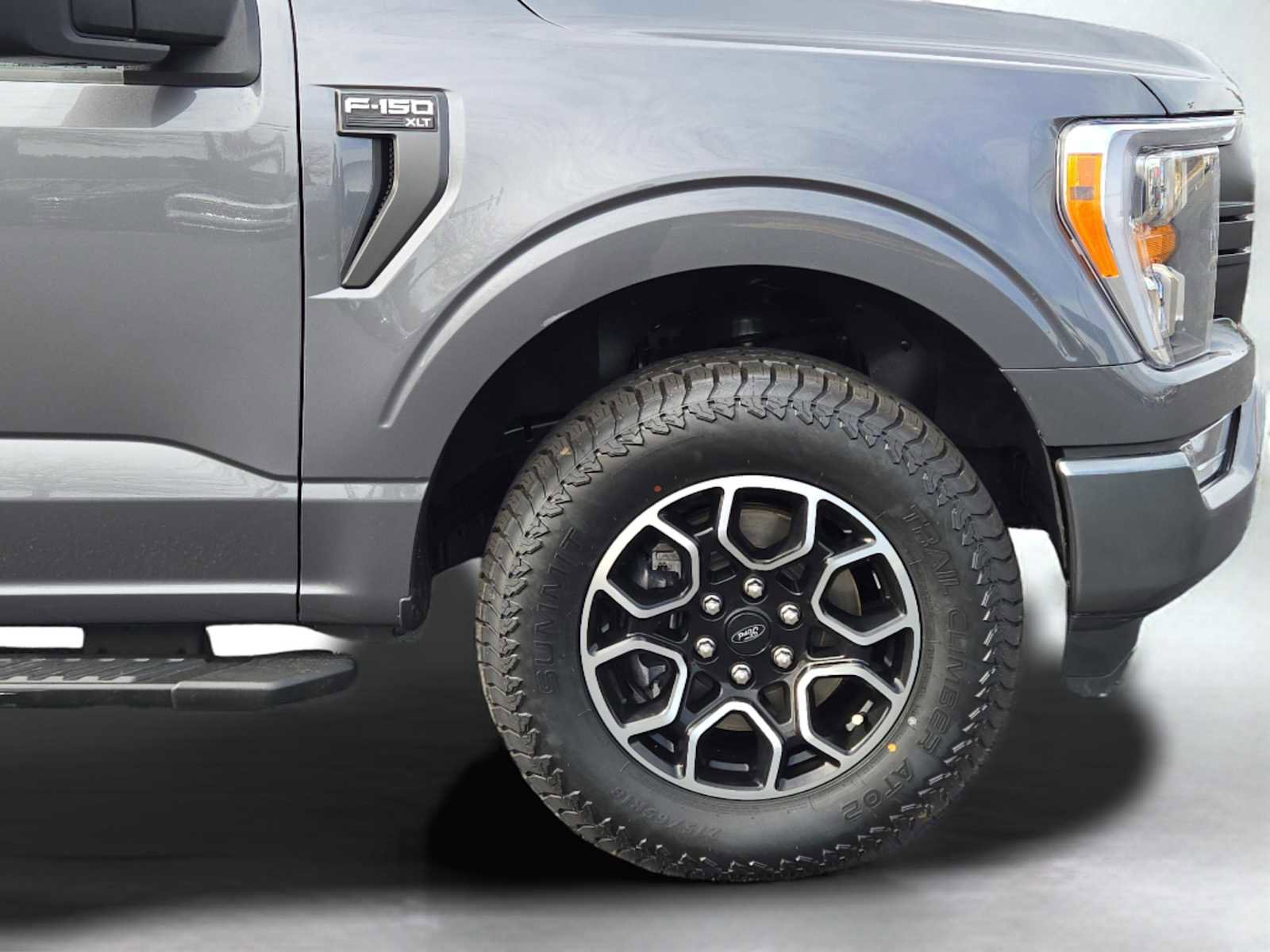 Used 2022 Ford F150 XLT w/ Equipment Group 302A High image 11