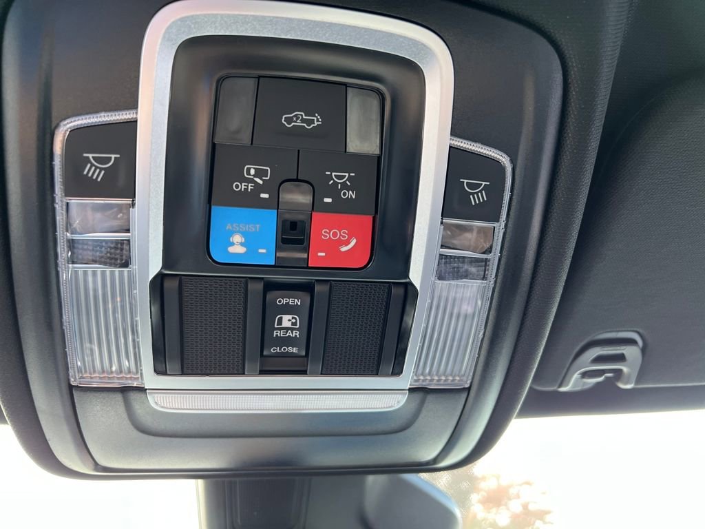 New 2026 RAM 1500 4x4 Crew Cab image 16