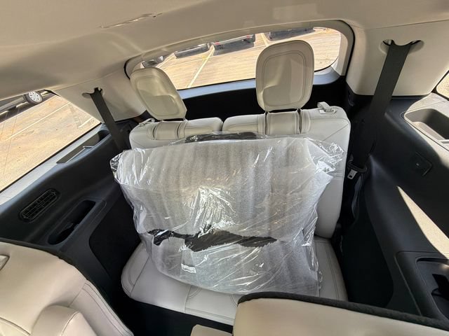 New 2026 Lincoln Aviator 2WD w/ Jet Appearance Package image 21