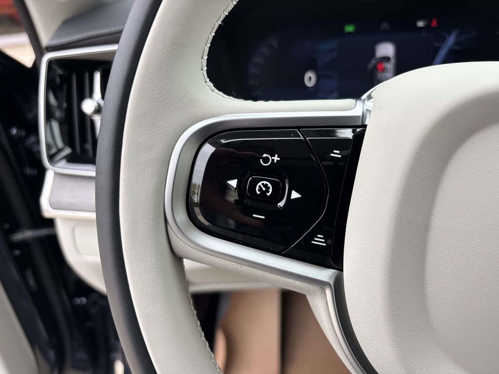 New 2026 Volvo XC90 B6 Ultra w/ Protection Package Premier image 18