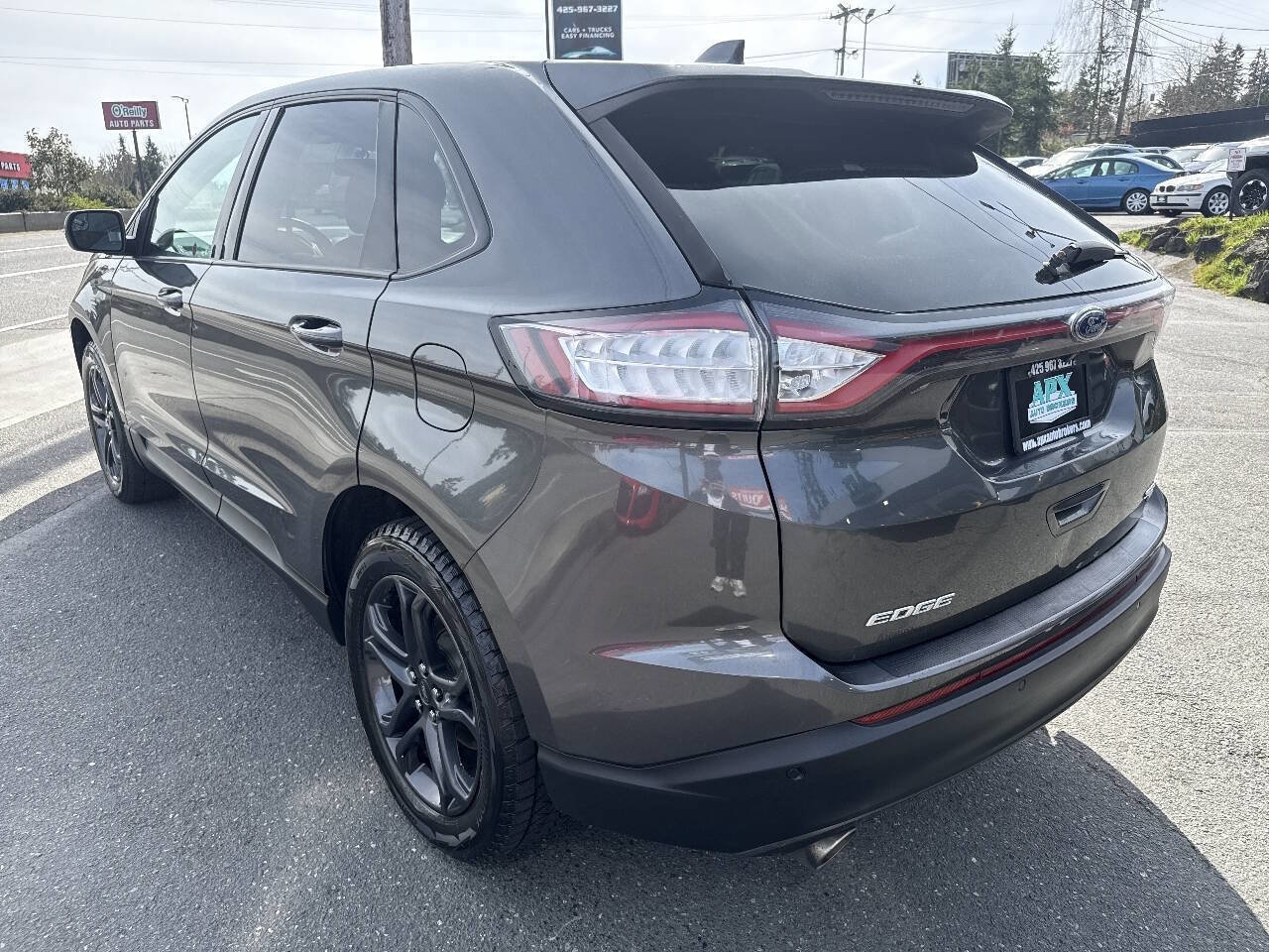 Used 2018 Ford Edge SEL w/ SEL Appearance Package image 4