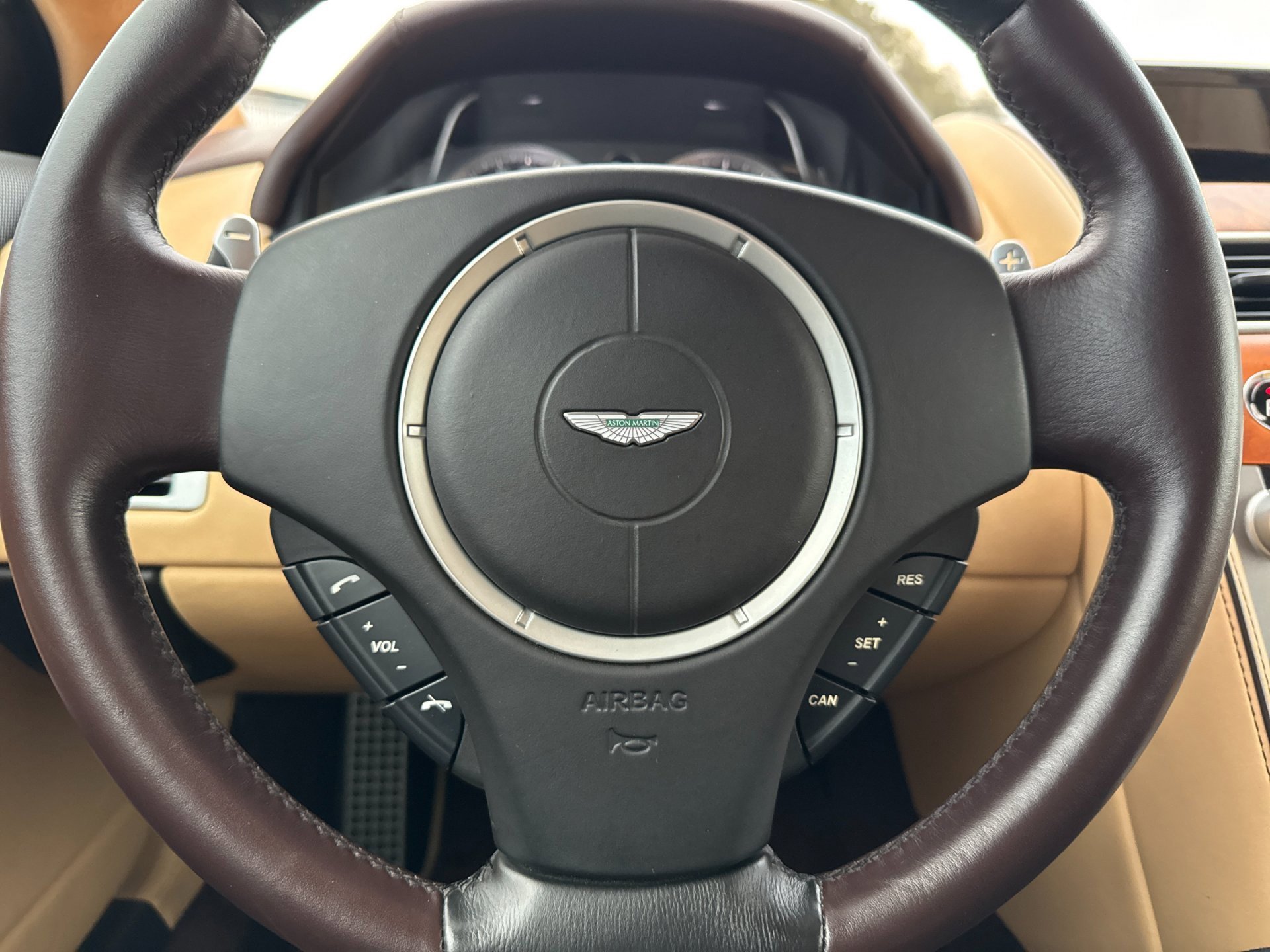 Used 2014 Aston Martin DB9 Volante image 10