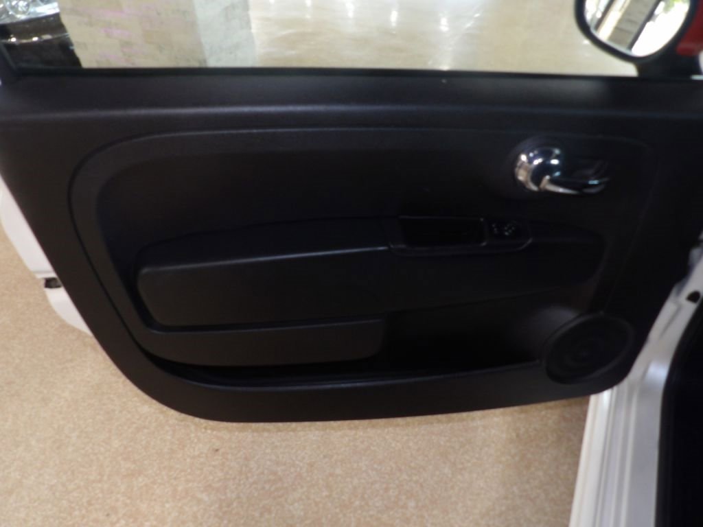 Used 2014 FIAT 500 e w/ Esport Package image 9