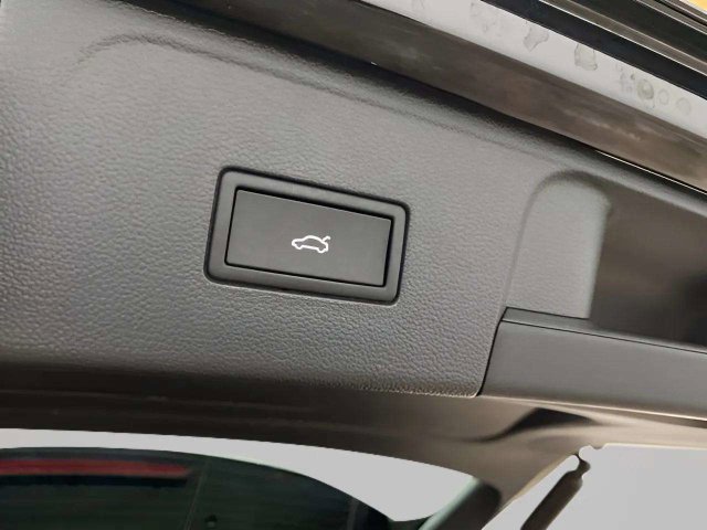 Used 2026 Volkswagen Atlas SE FWD image 10