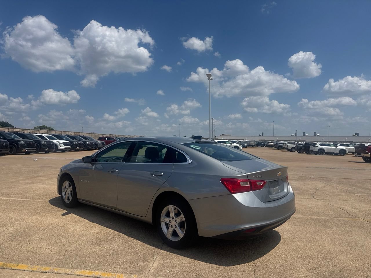 Used 2025 Chevrolet Malibu LS FWD image 14