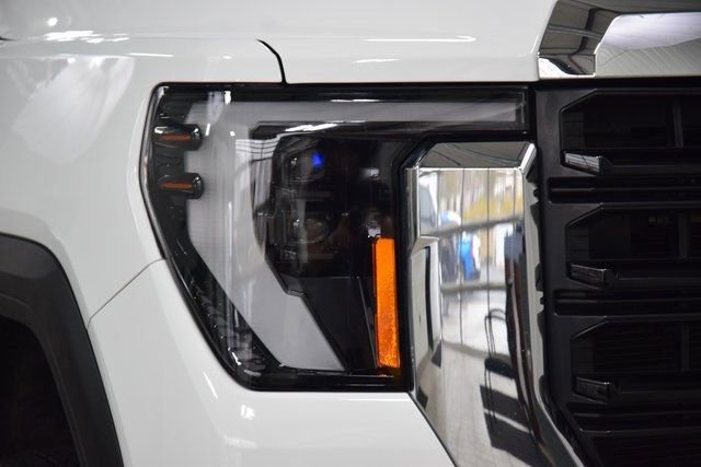 Used 2024 GMC Sierra 3500 Pro w/ Convenience Package image 6