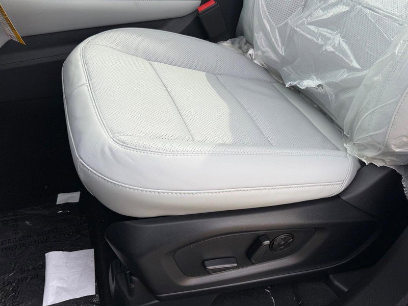 New 2026 Ford Explorer Platinum image 28