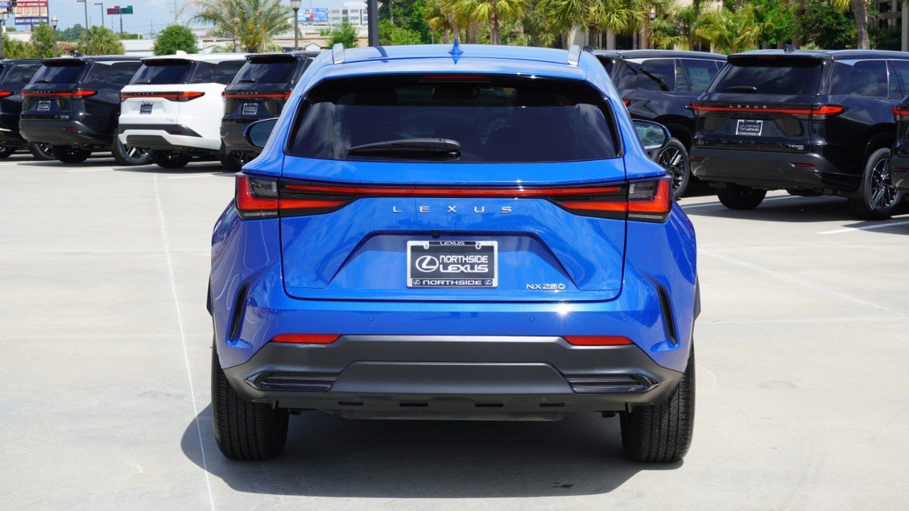 Used 2025 Lexus NX 250 FWD w/ Towing Package (2000 Lbs) image 7
