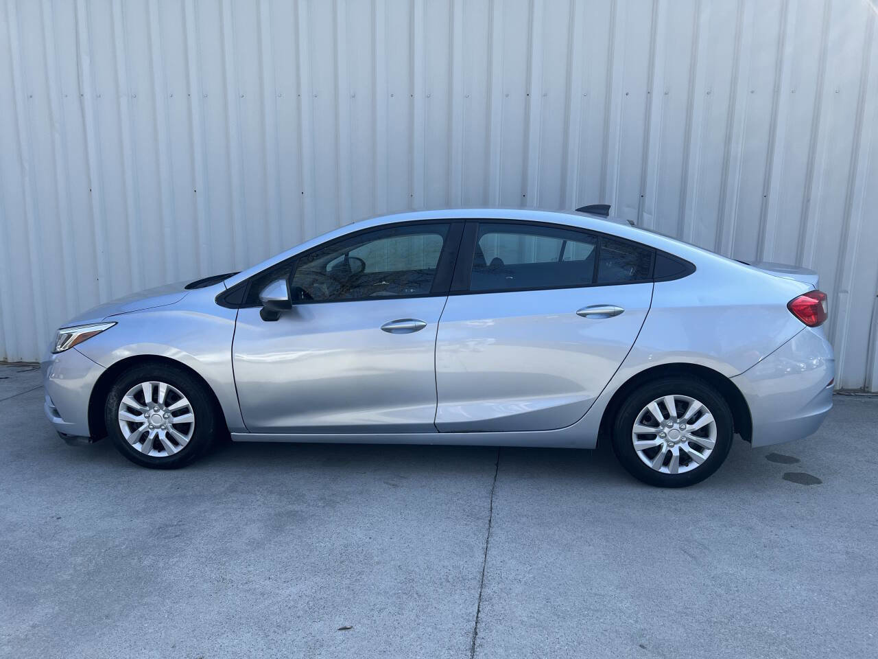 Used 2018 Chevrolet Cruze LS image 6