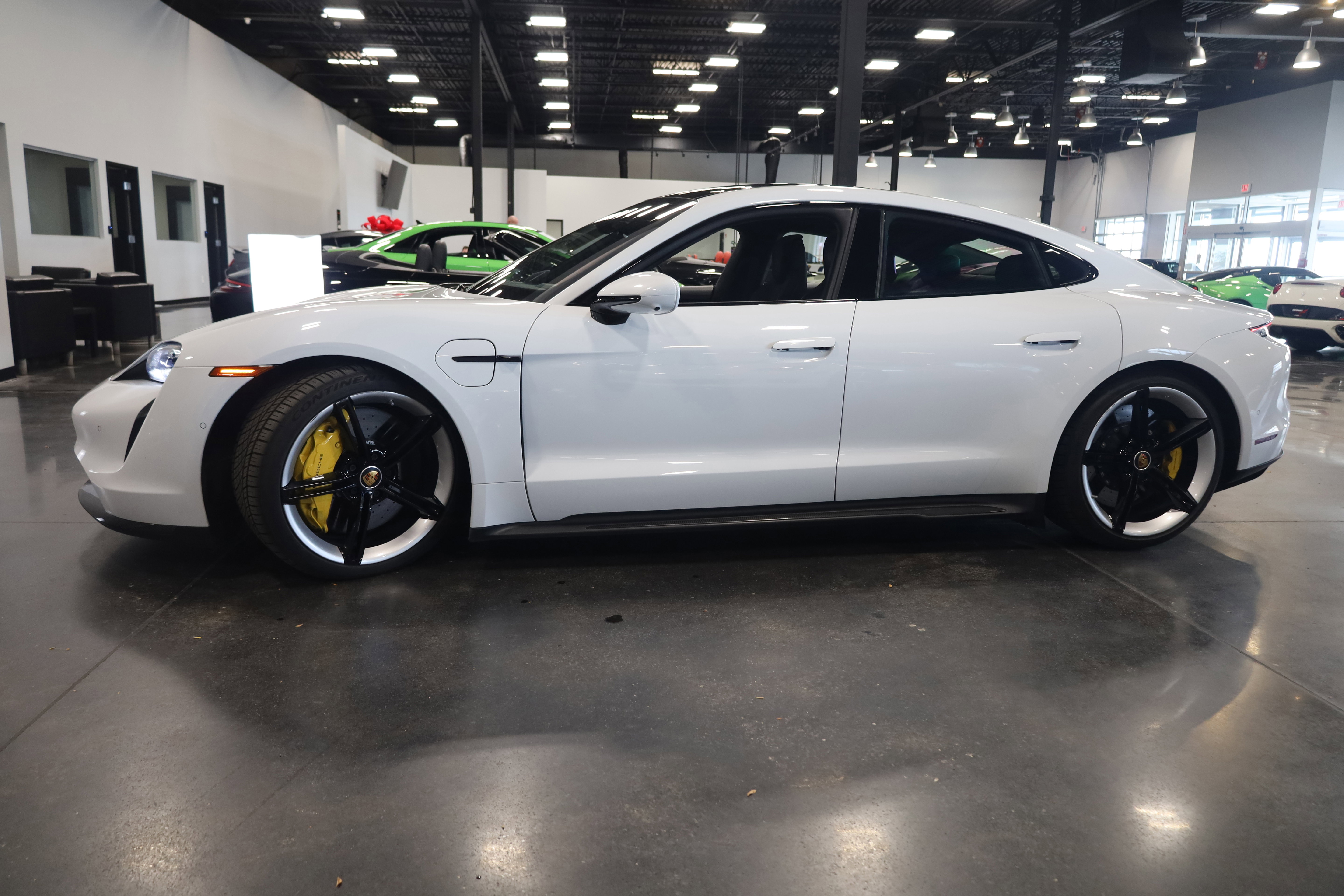 Used 2020 Porsche Taycan Turbo S image 9