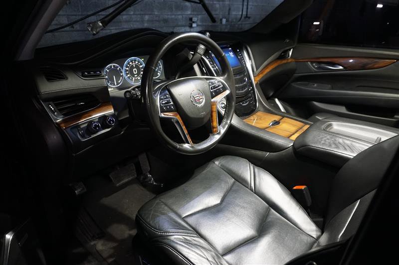 Used 2015 Cadillac Escalade ESV Luxury image 19