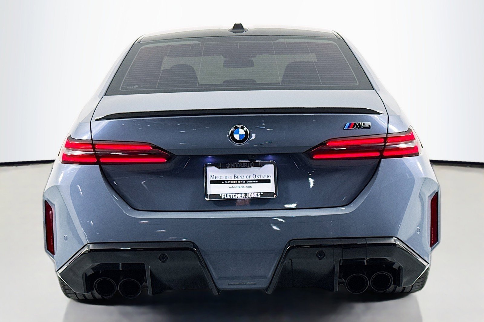 Used 2025 BMW M5 w/ Carbon Package image 4