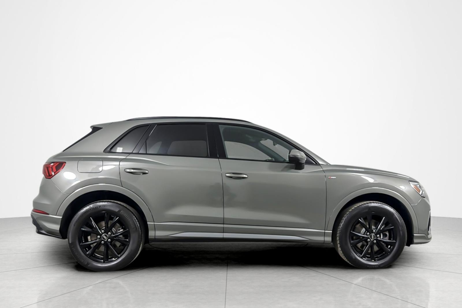 Used 2023 Audi Q3 2.0T Premium Plus w/ Premium Plus Package AWD/4WD image 6