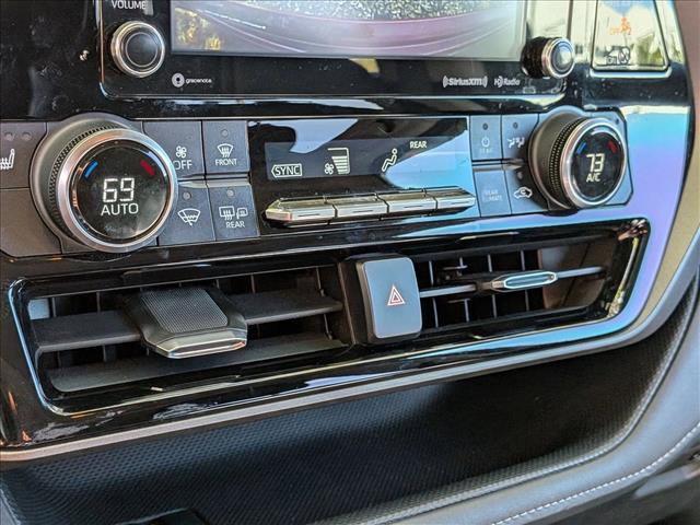 Used 2020 Toyota Highlander XLE image 9