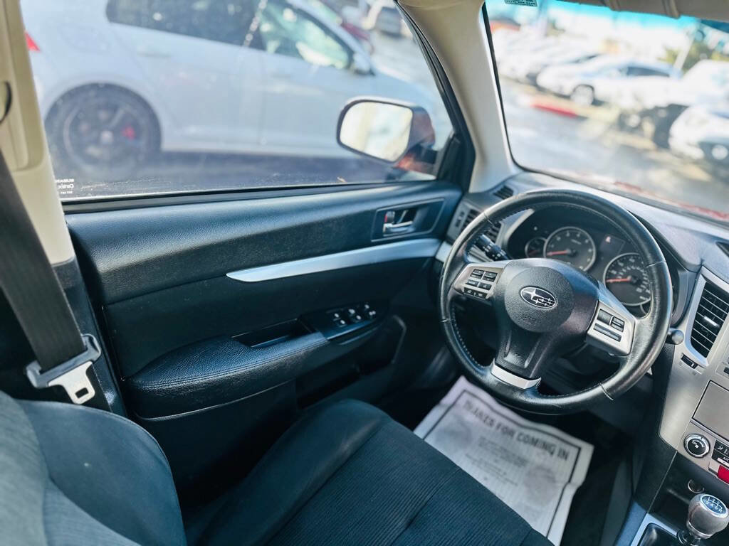 Used 2014 Subaru Outback 2.5i Premium image 11