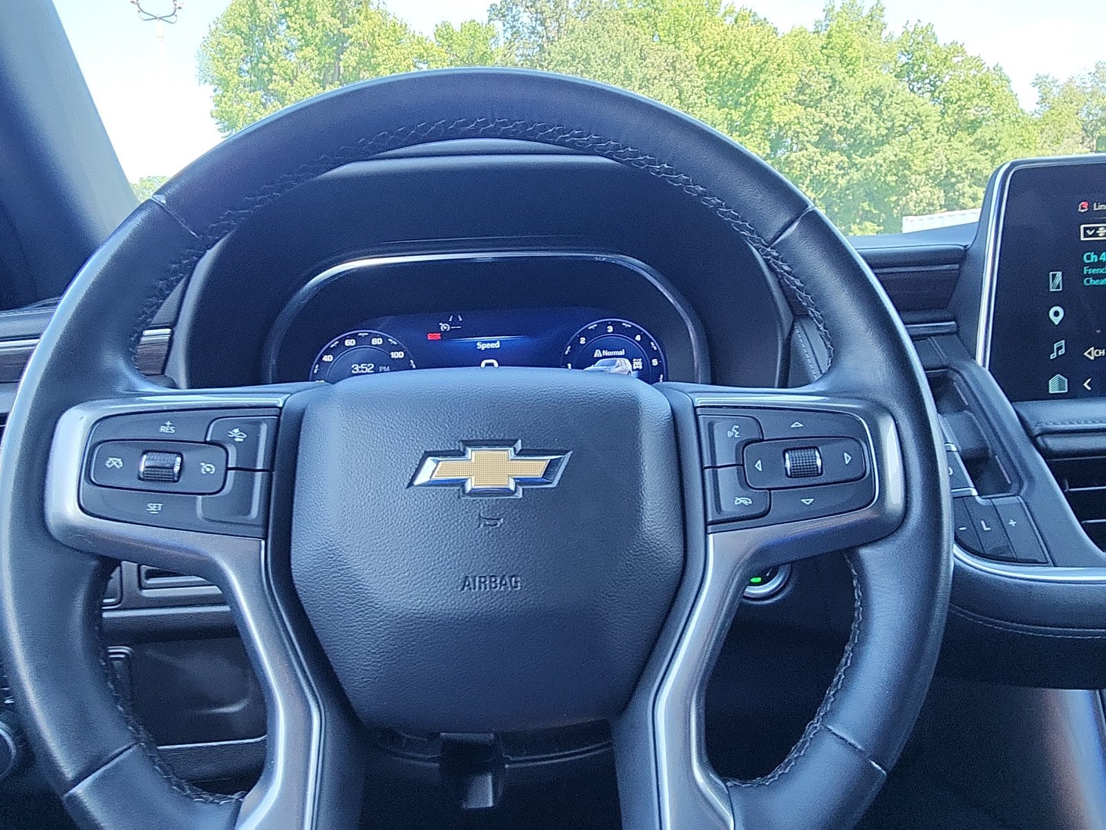 Used 2024 Chevrolet Suburban LT AWD/4WD image 15