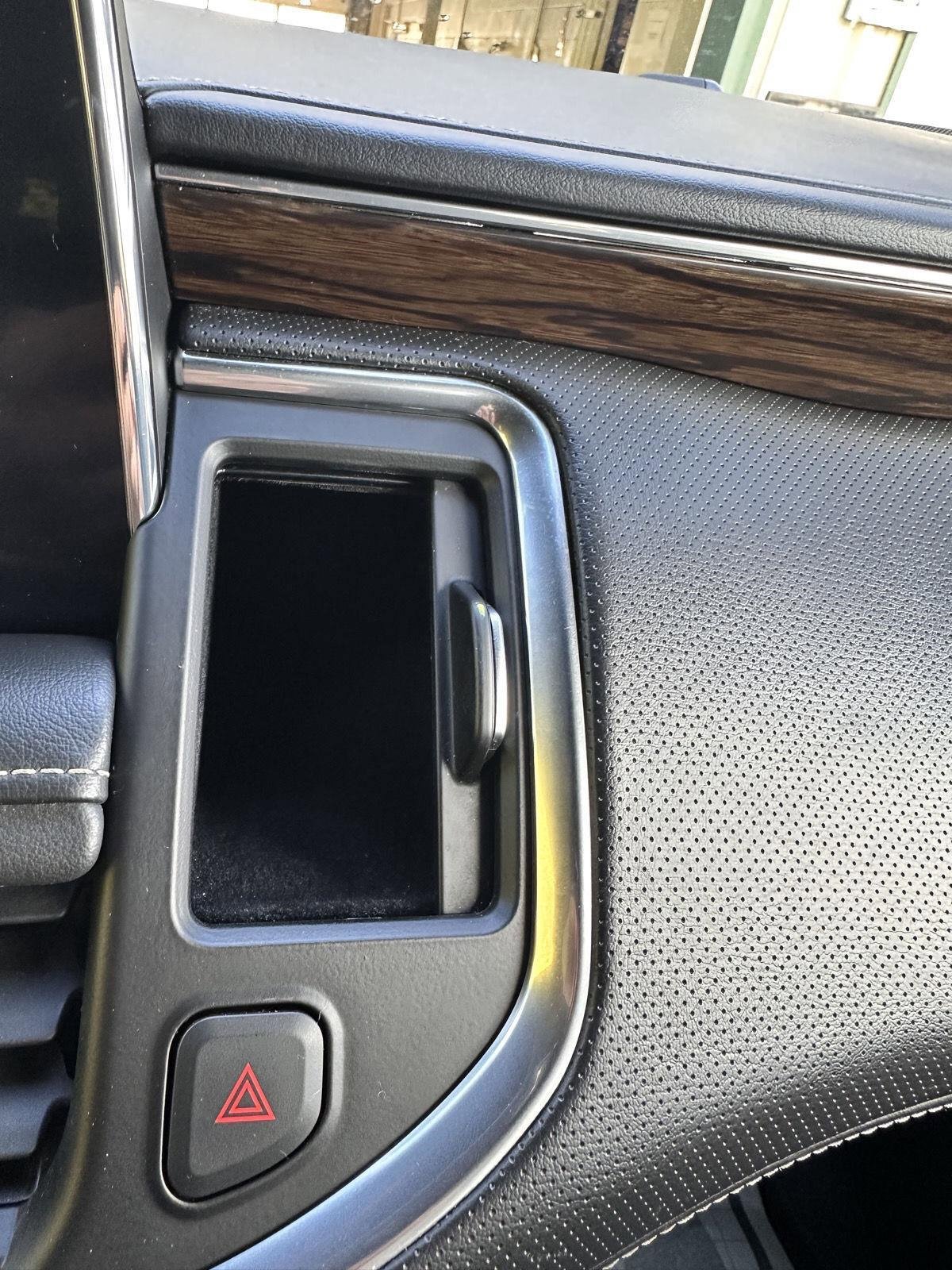 Used 2021 Chevrolet Suburban Premier w/ Premium Package image 45