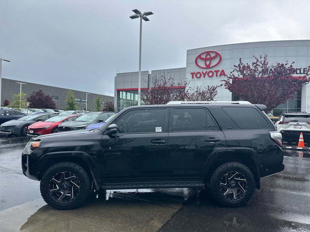 Certified 2016 Toyota 4Runner SR5 Premium AWD/4WD image 2