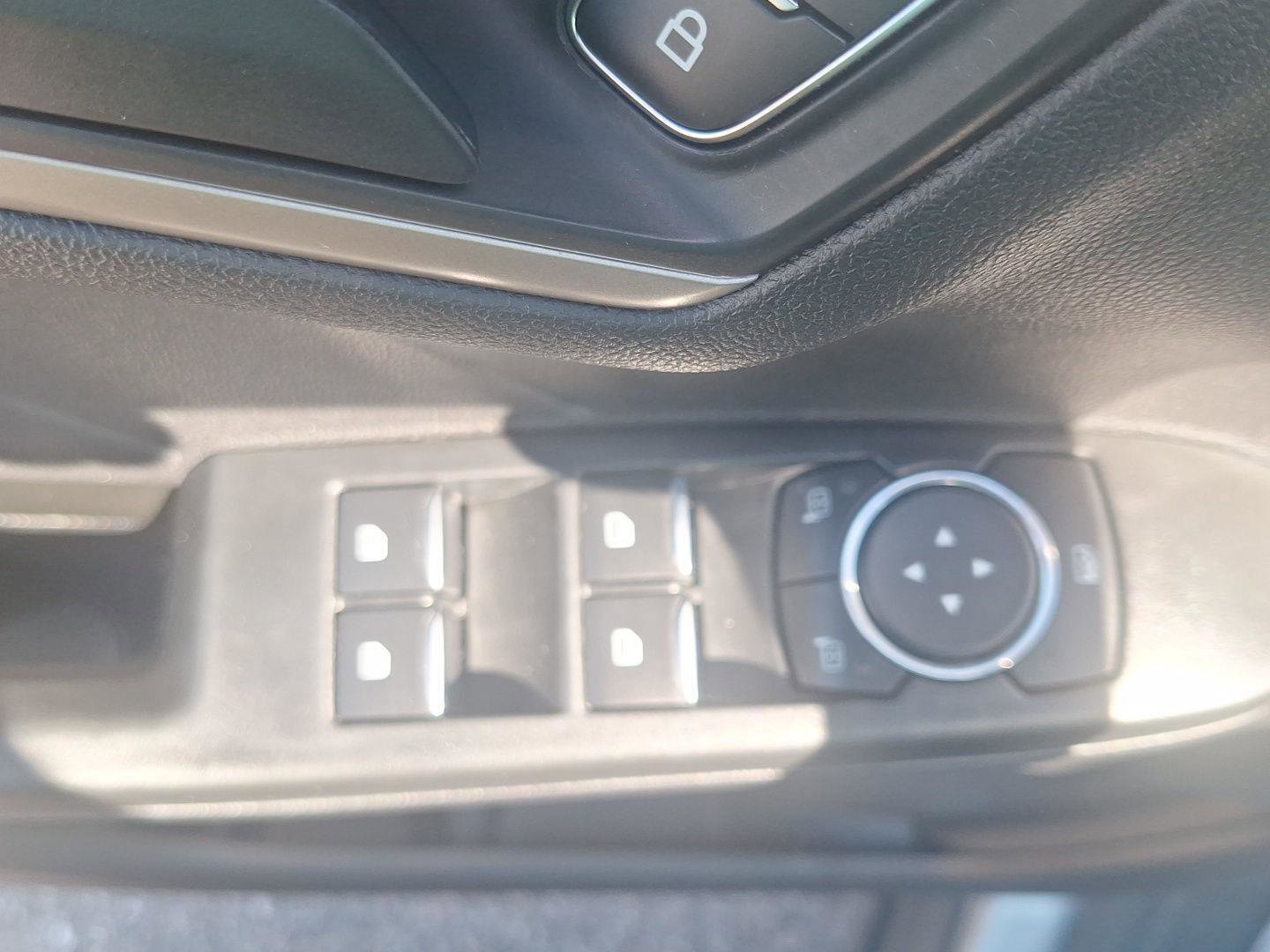 Used 2022 Ford Escape S image 19