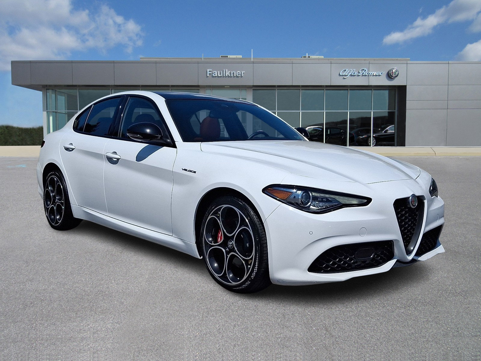 Used 2022 Alfa Romeo Giulia Veloce AWD/4WD image 1
