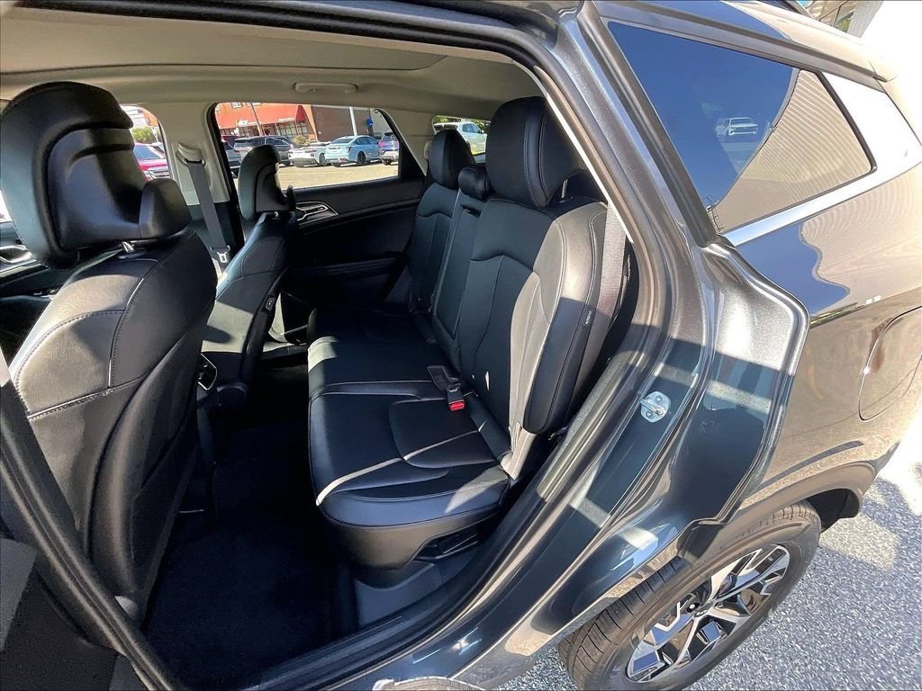 Used 2025 Kia Sportage EX w/ EX Premium Package AWD/4WD image 15