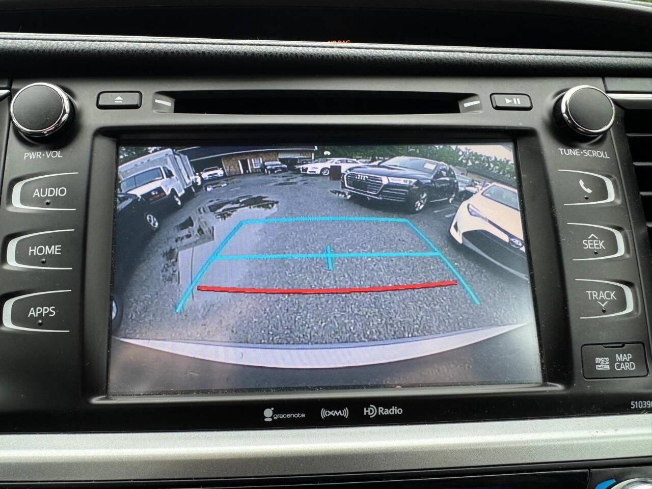 Used 2019 Toyota Highlander XLE image 23