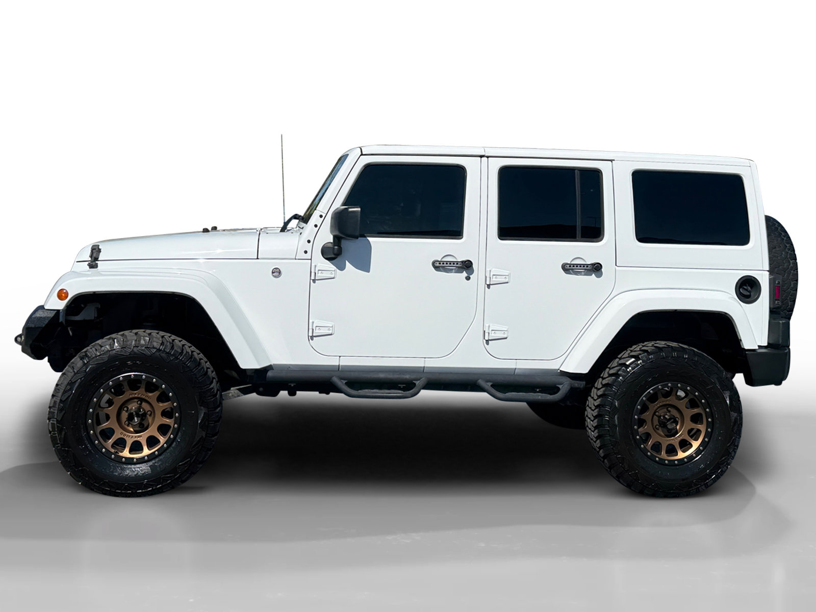 Used 2017 Jeep Wrangler Unlimited Sahara w/ Connectivity Group AWD/4WD image 2