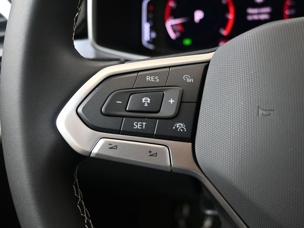 New 2025 Volkswagen Taos SEL image 26