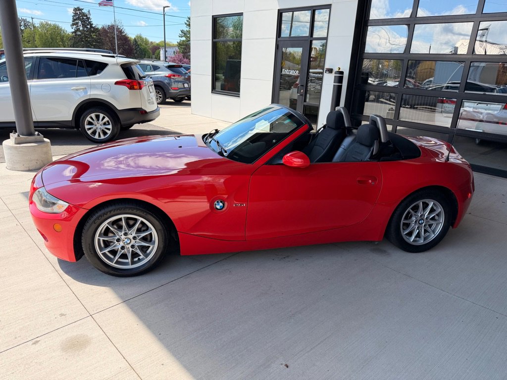 Used 2005 BMW Z4 2.5i RWD image 4