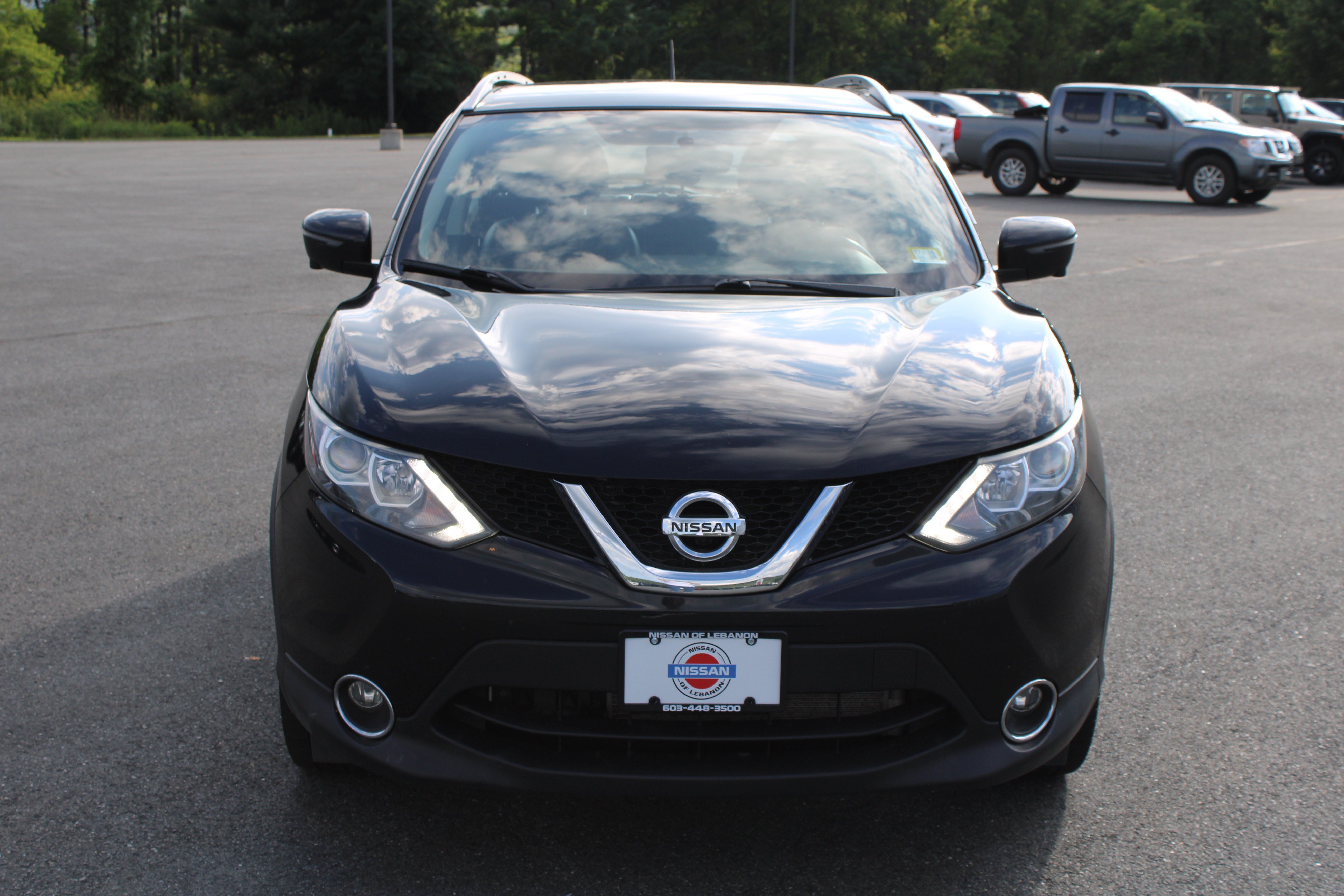 Used 2017 Nissan Rogue Sport SL AWD/4WD image 2