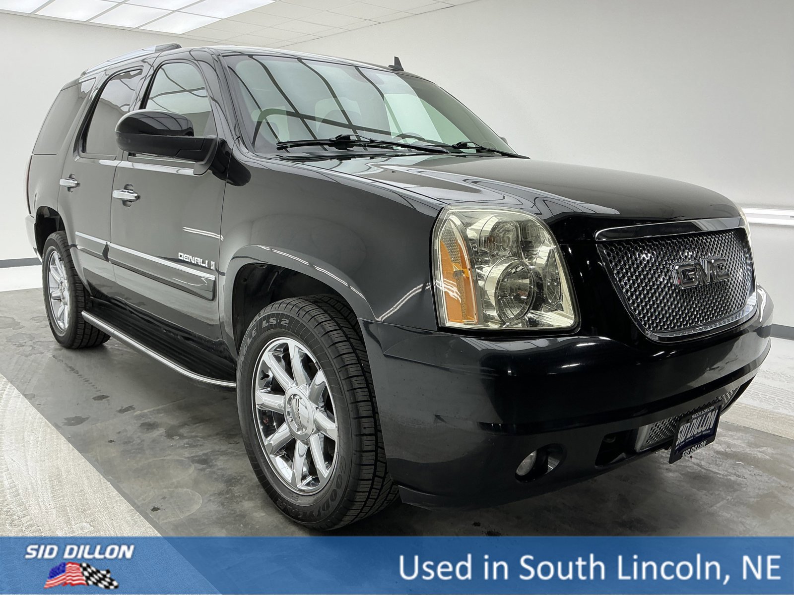 Used 2008 GMC Yukon Denali image 3