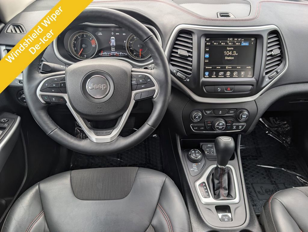 Used 2018 Jeep Cherokee Trailhawk w/ Cold Weather Group AWD/4WD image 19