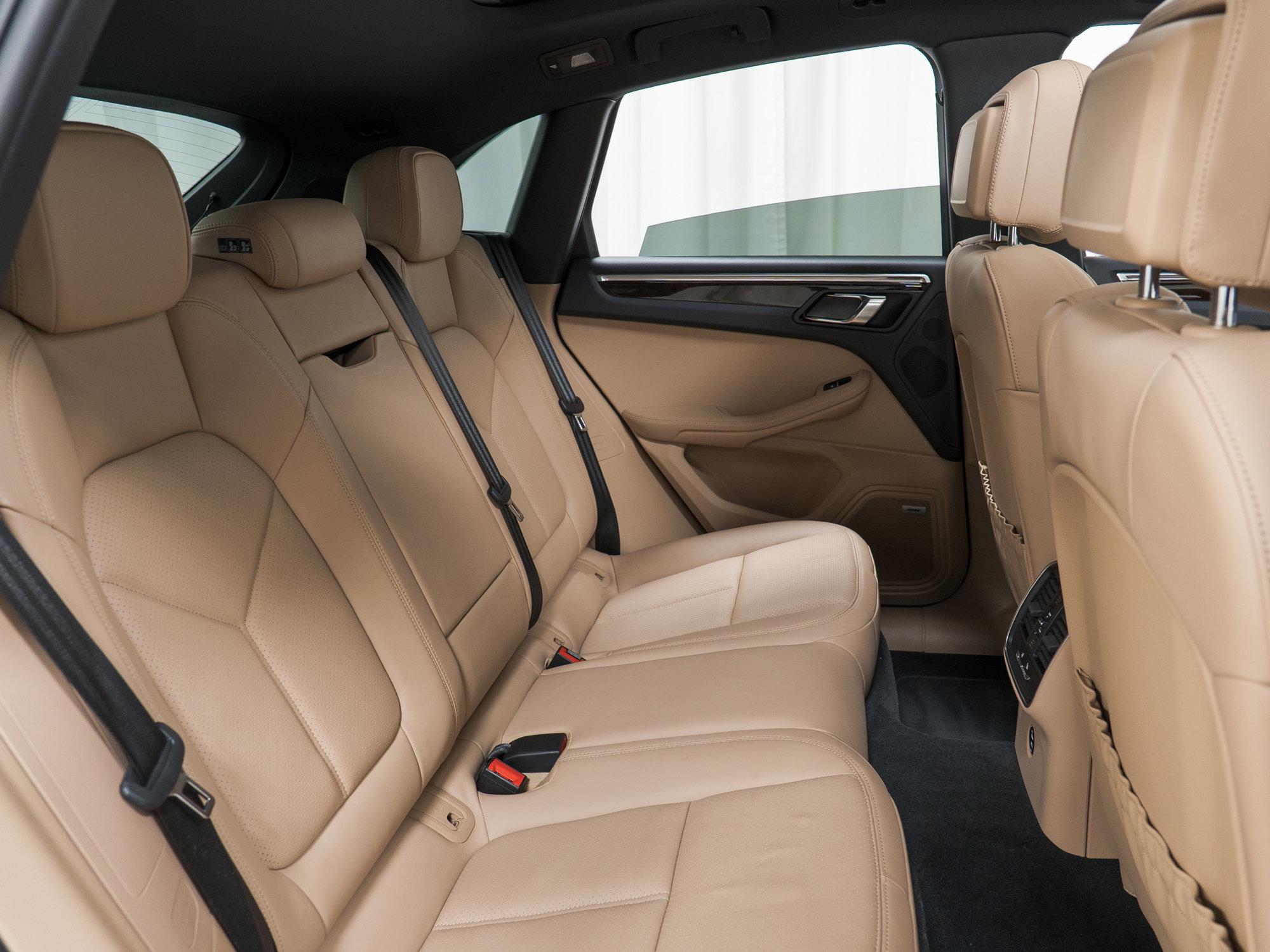 Certified 2022 Porsche Macan image 27