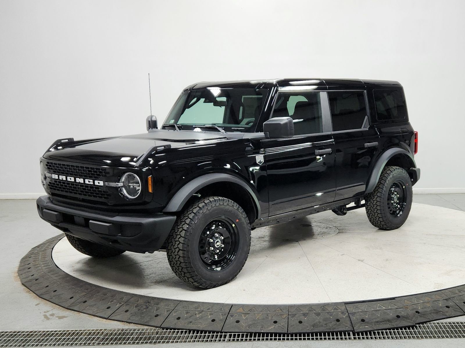 New 2026 Ford Bronco Big Bend image 3